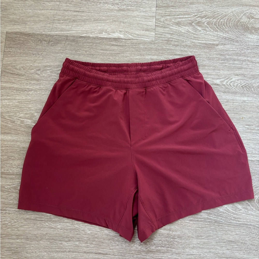 Lululemon men’s pace breaker shorts